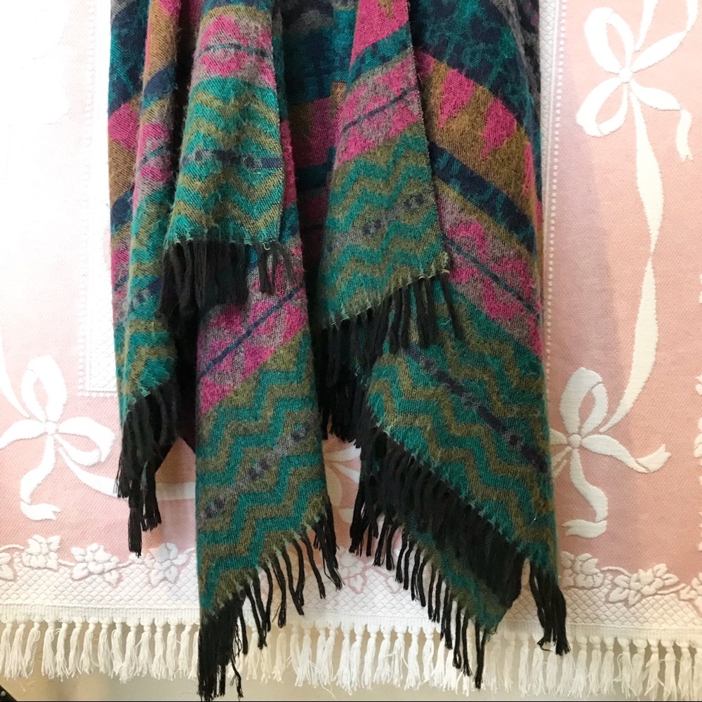 ↟ VINTAGE ↟ patterned shall - Picture 2 of 3